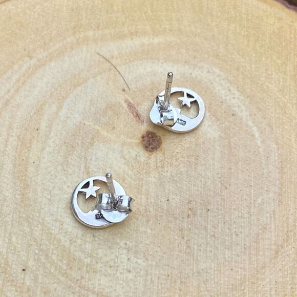Sterling silver moon and star stud earrings - Picture 5 of 5